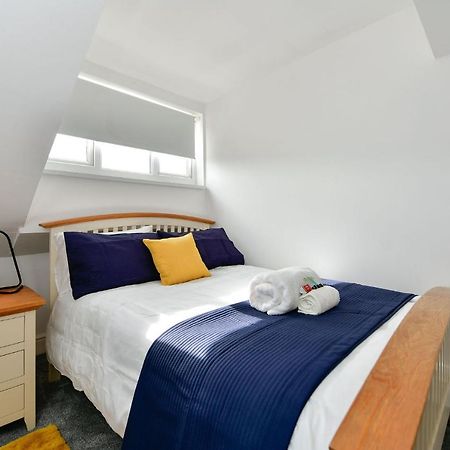 Spacious 2 Bedroom Apartment In The Heart Mumbles ภายนอก รูปภาพ
