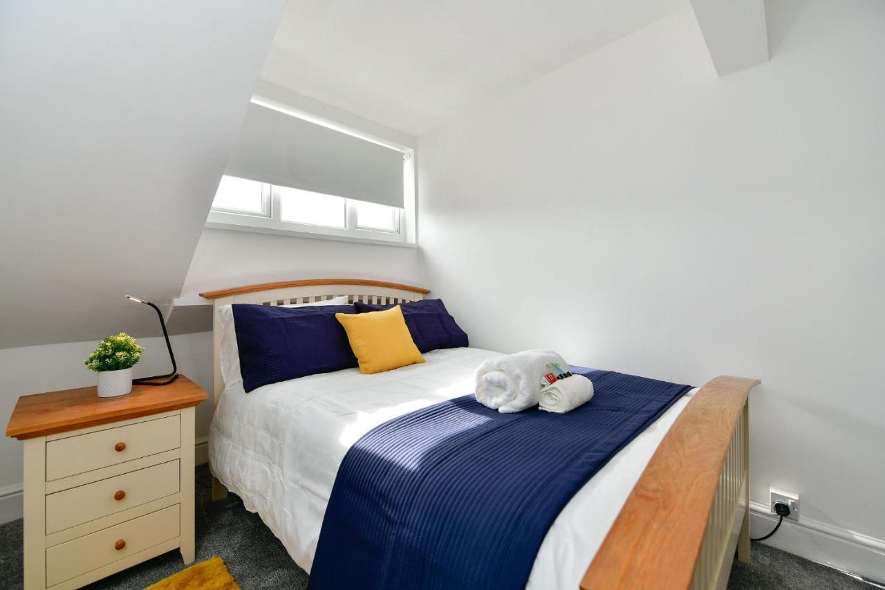Spacious 2 Bedroom Apartment In The Heart Mumbles ภายนอก รูปภาพ