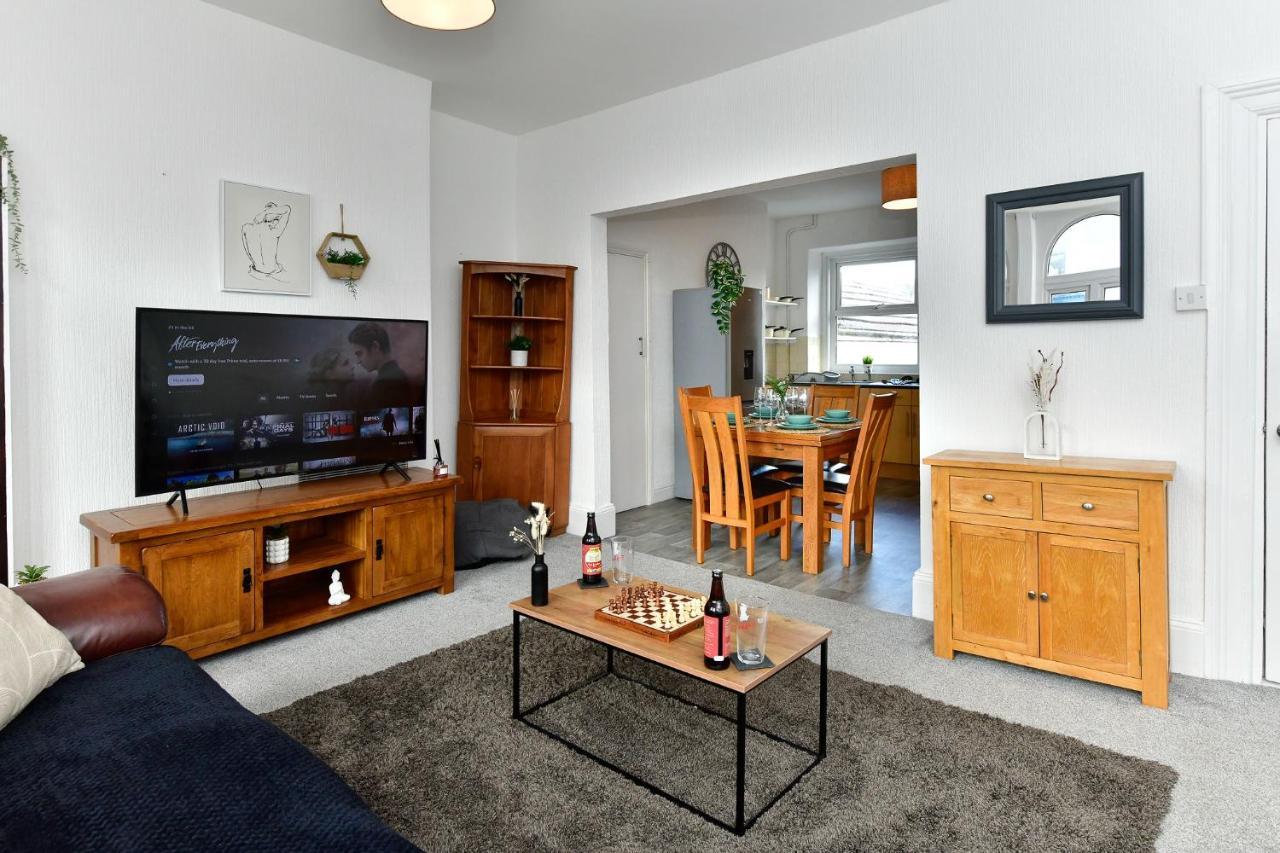 Spacious 2 Bedroom Apartment In The Heart Mumbles ภายนอก รูปภาพ